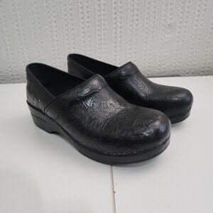 Dansko Clogs Floral Tooled Black Leather Slip On Shoes Women's Size 9.5 (40)